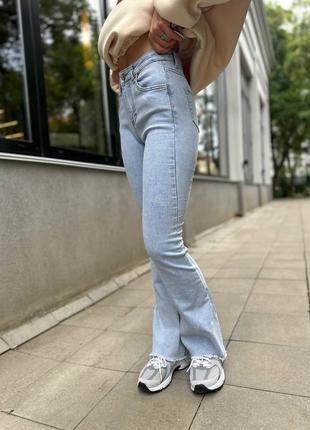 Стильні джинси кльош1 фото