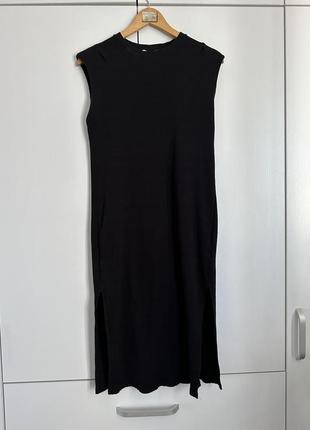 Платье черное bershka