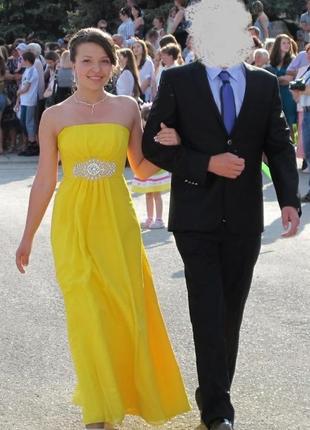 Шикарное вечернее платье