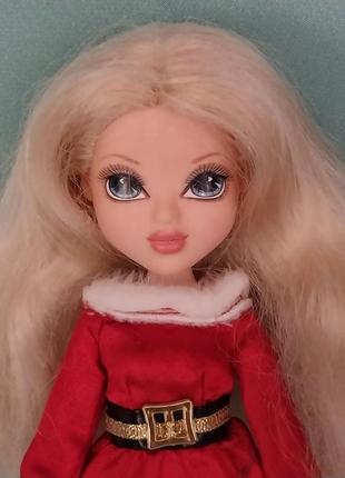 Лялька моxie, лялька у різдвяному платті4 фото