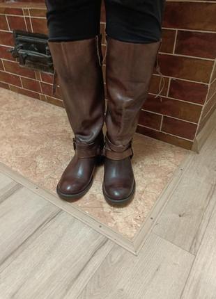 Шкіряні чоботи жіночі