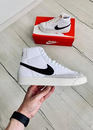 Nike blazer mid black swoosh