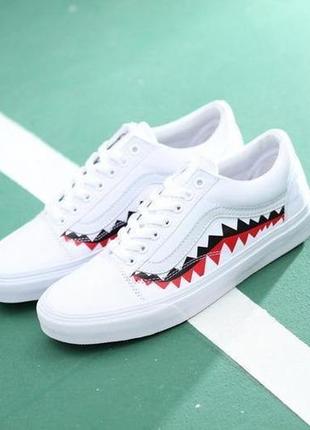 Кеды мужские, женские vans х bape old skool shark, белые (ванс олд скул, венс, венсы)1 фото