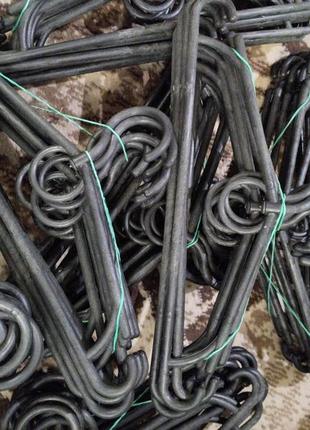 Наплічники дитячі! матеріал - пластик. довжина 32 см. гачок поворотний! ціна 5 грн....