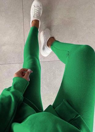 Женский зеленый костюм батник+лосины тянутся тренд 20232 фото