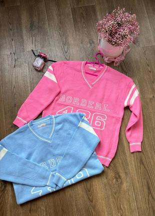 Женский розовый барби оверсайз модный топовый свитер с белой надписью 20236 фото