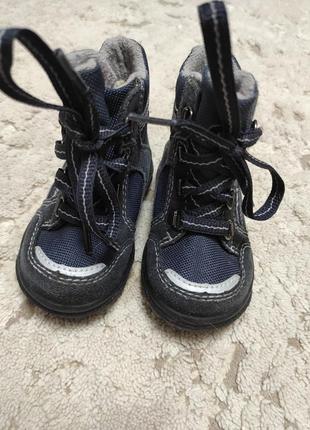 Деми ботиночки для мальчика gore-tex 19р.8 фото