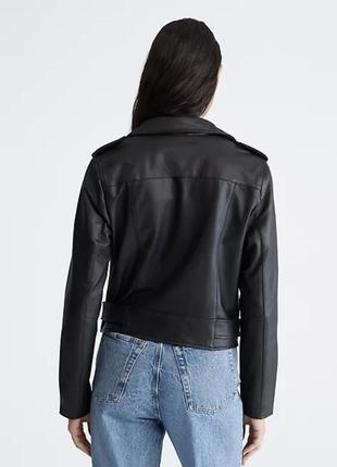 Женская кожаная куртка oversize от ck2 фото