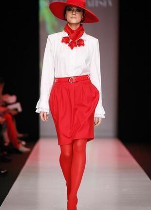 Красные колготы