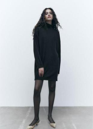 Платье короткое с воротником хомутом мягкая черная zara m