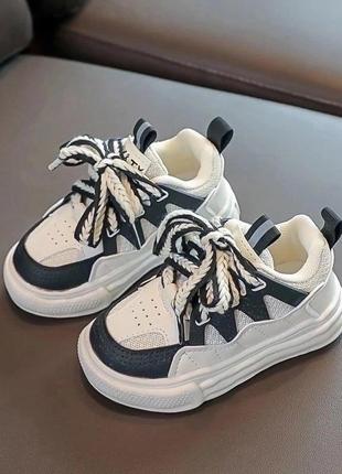 Кроссовки для деток унисекс в описании две цены