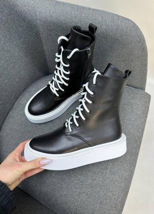 Черные кожаные ботинки на шнуровке берцы на массивной подошве