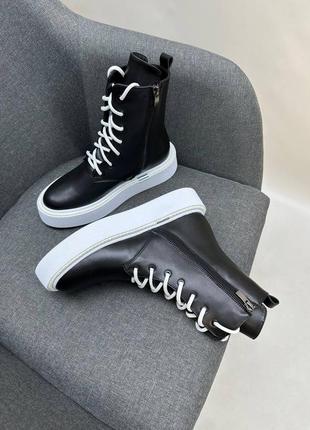 Черные кожаные ботинки на шнуровке берцы на массивной подошве5 фото