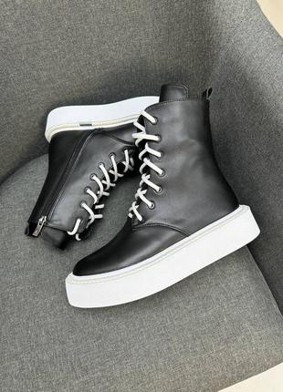 Черные кожаные ботинки на шнуровке берцы на массивной подошве2 фото