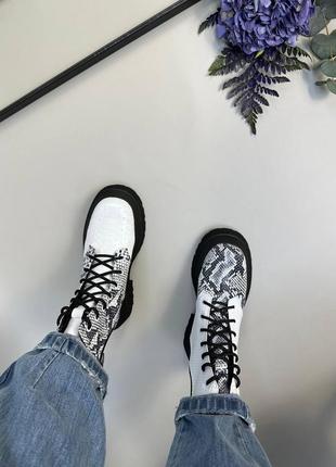 Ботинки со шнуровкой берцы с натуральной кожей с тиснением6 фото