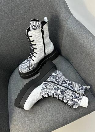 Ботинки со шнуровкой берцы с натуральной кожей с тиснением2 фото