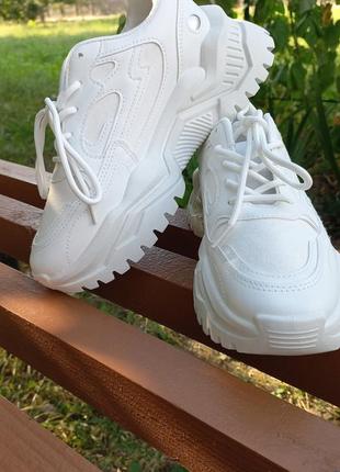 Кросівки білі вiд бренду marquiiz.1 фото