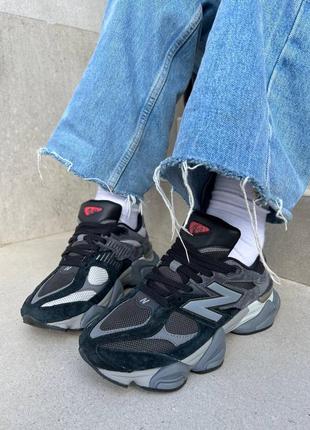 Жіночі кросівки New Balance 327 Svarta och röda sneakers