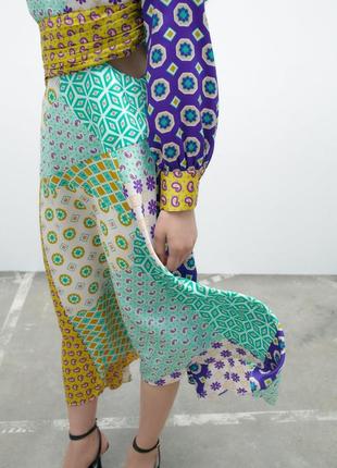 Атласное платье zara в стиле печворк xl 46-482 фото