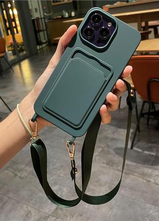 Чехол с длинным ремешком для apple iphone 14 pro зеленый
