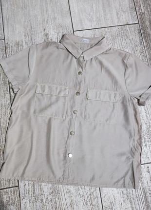 Рубашка укороченая оверсайз прямая своободный крой бежевая милитари классика сафари сорочка коротка2 фото