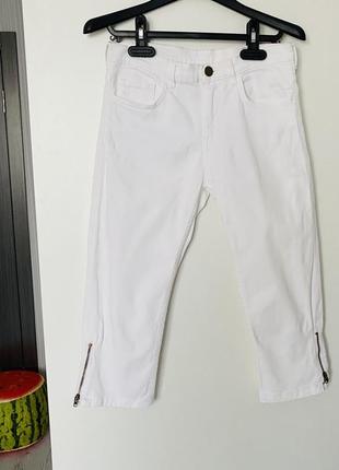 Ідеальні білі джинси бріджи