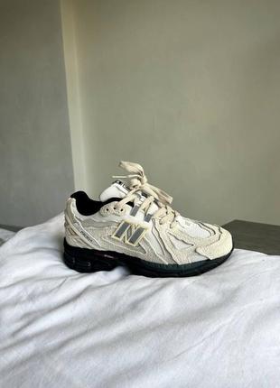 Женские кроссовки nb 1906 cream black