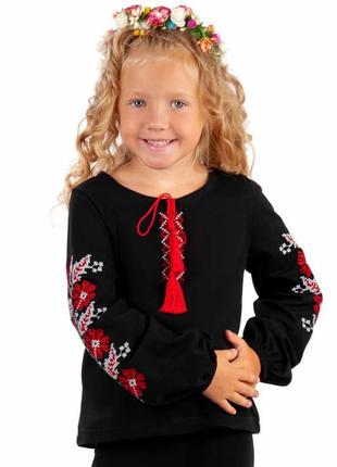 Чорна вишиванка для дівчинки з довгими пишними рукавами, вишита трикотажна сорочка з об'ємними рукавами з орнаментом і квітами3 фото