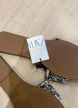 Шлепанцы zara. 39 р.