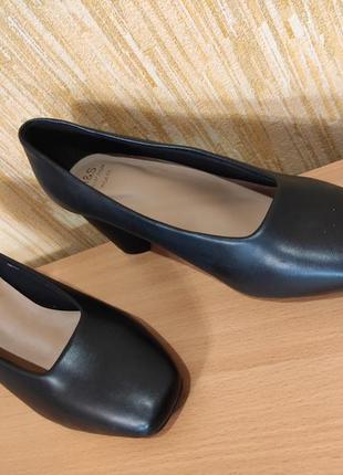 Женские туфли на широком каблуке р.38/25см5 фото
