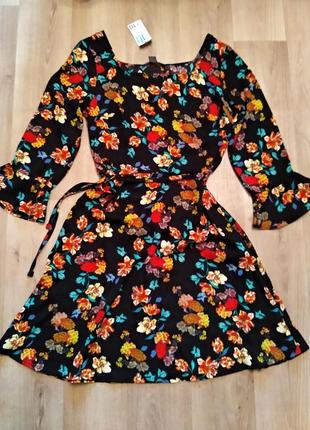 Платье в цветочный принт