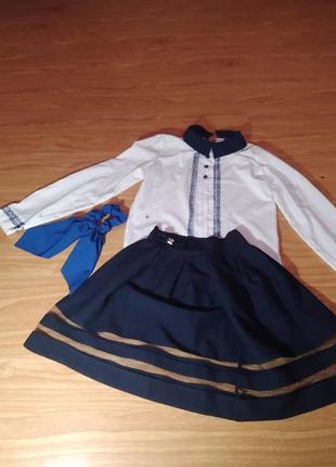 Комплект на 1 сентября! блузка и юбка для школьницы.