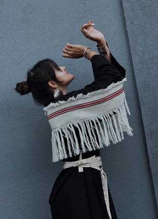 Kimono с длинной бахромой выполнено из черной льняной ткани simmishop.handmade