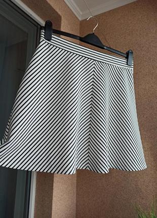 Красивая стильная юбка в геометрический принт1 фото