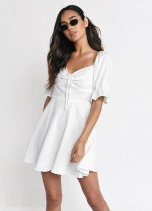 Стильное короткое белое летнее платье с объемными рукавами-фонариками s