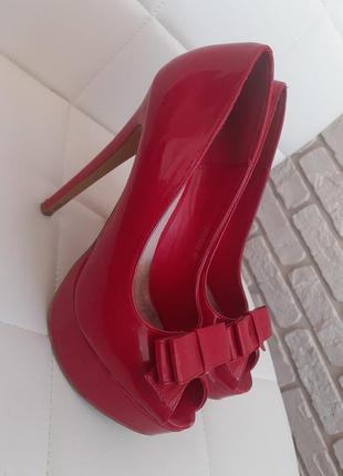 Червоні лакові туфлі t.taccardi2 фото