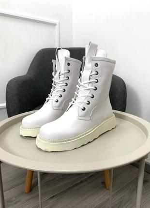 Женские осенние ботинки bottega vneta white