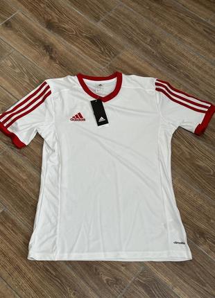 Крутая спортивная футболка от adidas. оригинал