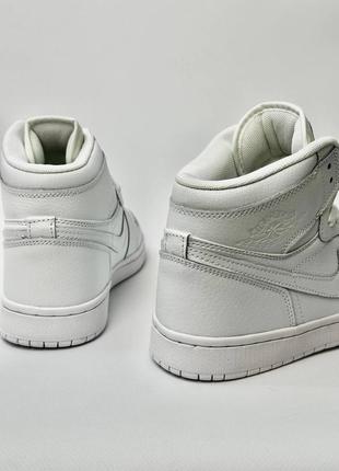 Мужские кроссовки белые найк высокие nike air jordan 1 white3 фото