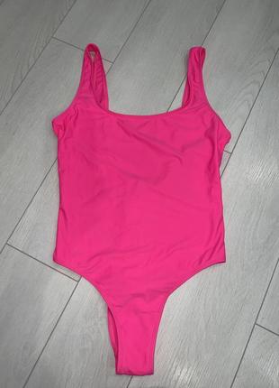Продам купальник слитный розовый модный недорого размер s