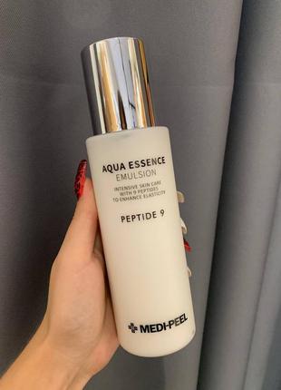 Зволожуюча емульсія з пептидами medi-peel peptide 9 aqua essence emulsion 250 ml