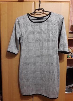 Платтє хороше.