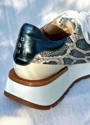 Кросівки жіночі італійського бренду laura bellariva5 фото