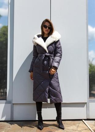 Женское стеганое зимнее пальто с капюшоном и мехом размери: 42-567 фото