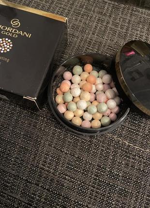 Кулькові румяна з блиском giordani gold illuminating pearls