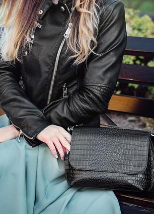 Женская кожаная сумка с тиснением черный8 фото
