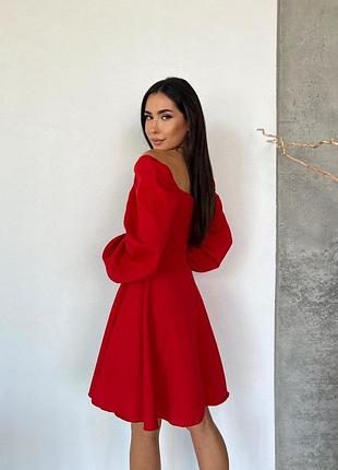 Стильное кокетливое красное платье