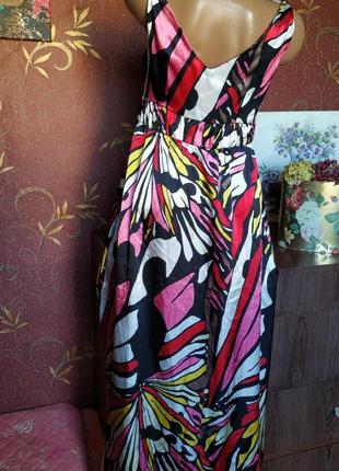 Атласное длинное платье с принтом от george5 фото