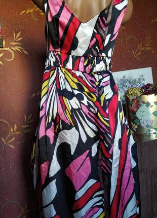 Атласное длинное платье с принтом от george6 фото