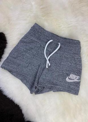 Женские шорты nike spotswear